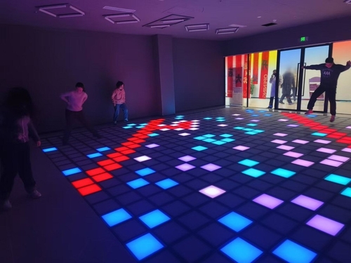 Últimas noticias de la empresa sobre Interactive LED Floor Games: Bring Your Commercial Space to Life