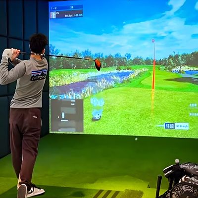 Buen precio Deportes realistas Ar Simulador de golf Proyección interactiva de golf Simulador de golf de pared en línea