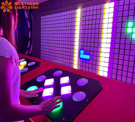 Buen precio Equipo de alquiler de fiestas Activar el botón de la luz de LED en la habitación Juego deportivo Juegos activos en línea