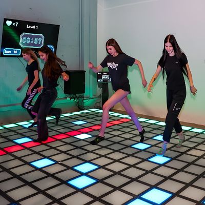 Buen precio Jumping Grid LED Dance Floor Tile Juego interactivo para el parque de diversiones en línea
