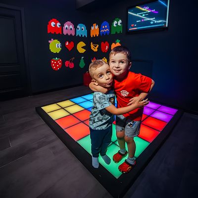 Buen precio Jardín de salto de azulejos de suelo LED Interactivo Juego interactivo para el entretenimiento en línea