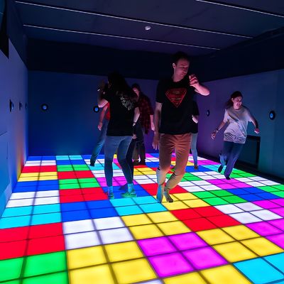 Buen precio IP65 a prueba de agua 30cm*30cm Rgb Interactivo Juego Activo Led Baile en línea