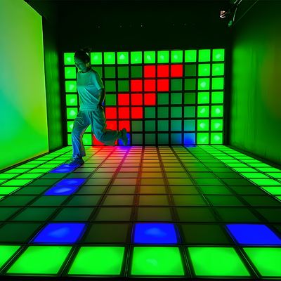 Buen precio Suministro de fábrica 30x30cm Conectado Interactivo RGB Activar Juego Baile LED en línea