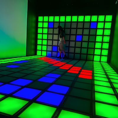 Buen precio RGB Infinity Panels Interactivo 3D Interactivo LED Juego de pisos RGB Piso de baile en línea