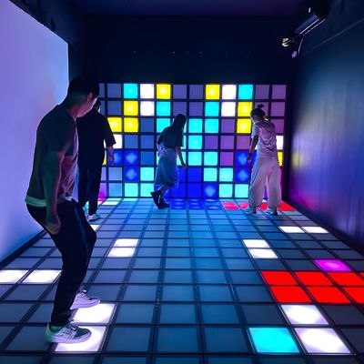 Buen precio LED Floor Jumping Grid Juego Interactivo Super Grid Pared y suelo en línea