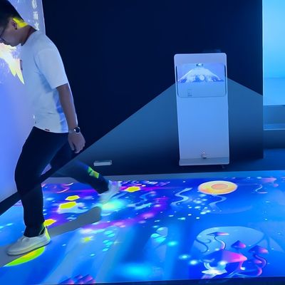 Buen precio Máquina de proyección interactiva móvil todo en uno para el parque infantil en línea