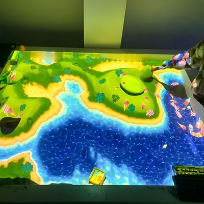 Buen precio AR Juegos de arena interactivos Caja de arena interactiva Sistema de proyección de software Mesa de arena Parque de juegos interior en línea
