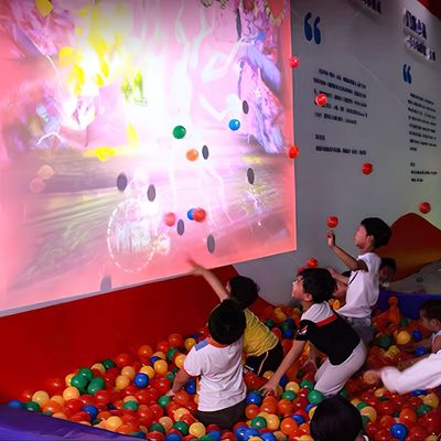 Buen precio Parque de diversiones Juego divertido Todo en una pantalla digital Juego de proyección interactiva en línea