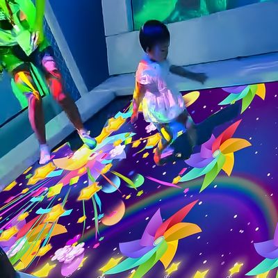 Buen precio Juego de proyección interactivo de trampolín 3500 lumens Proyector de juegos interactivos de piso en línea