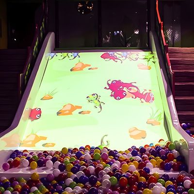 Buen precio Proyección interactiva Juego de diapositivas Centro comercial Proyector interactivo en línea