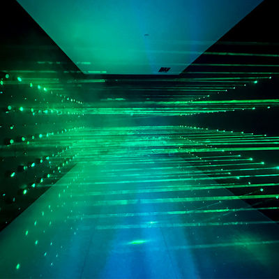 Buen precio Sala de juegos activa Laser Light Labyrinth Desafío Juegos Move Laser Dodge juego juego conjunto Equimento en línea