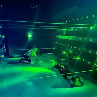 Buen precio Equipo de juegos de entretenimiento Laser Tag Arena Laser Escape Room Labyrinths Juegos de láser activos en línea