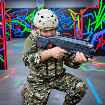 calidad Sistema de etiquetado láser comercial para todas las edades - Conjunto de batalla inalámbrica interior/exterior con arma, chaleco y sensores inteligentes fábrica