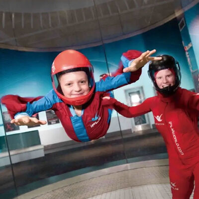 Calidad Túnel de viento vertical simulador de paracaidismo interior para uso interior y exterior con capacidad para varios jugadores en parques de atracciones comerciales fábrica
