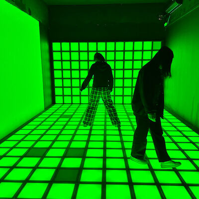 Calidad 30x30cm Iluminación RGB Sensor de presión Interactivo LED Juego de piso para niños y eventos fábrica