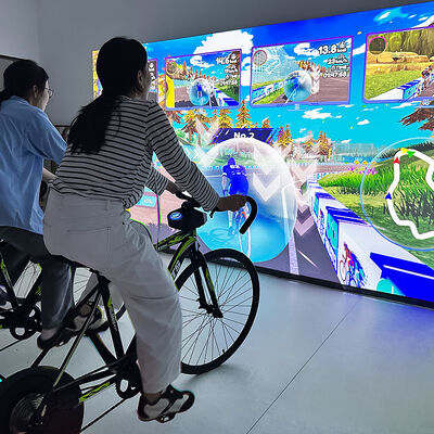 Buen precio Sistema de proyector de juegos interactivo con brillo de 3500 lúmenes y resolución de 1280 * 800 para actualizaciones de juegos gratuitas de por vida en línea
