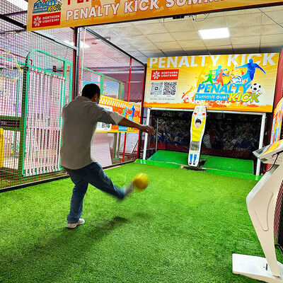 Buen precio Juego de gol de fútbol interactivo comercial de 4x8x3m con marco de hierro de alta resistencia para 1-4 jugadores en línea