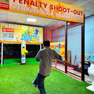 Calidad Máquina de juego de fútbol interactiva para 1-4 jugadores con marco de hierro de alta resistencia y pantalla HD para diversión en tiroteos de penaltis Fábrica