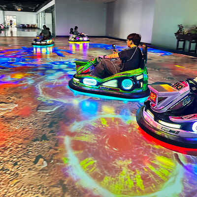Calidad Sistema de Kart de proyección de terreno personalizado con batería de 36V y 8 juegos incorporados para entretenimiento en interiores Fábrica